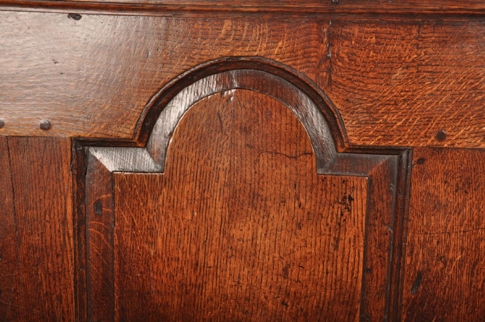 Rare Early 18th Century Oak Settle View V