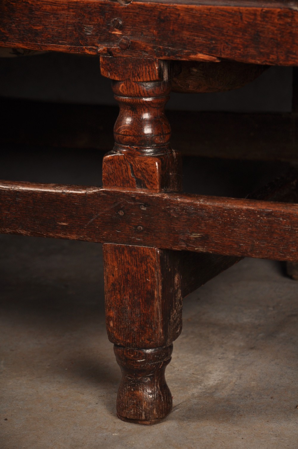 Rare Early 18th Century Oak Settle View IX