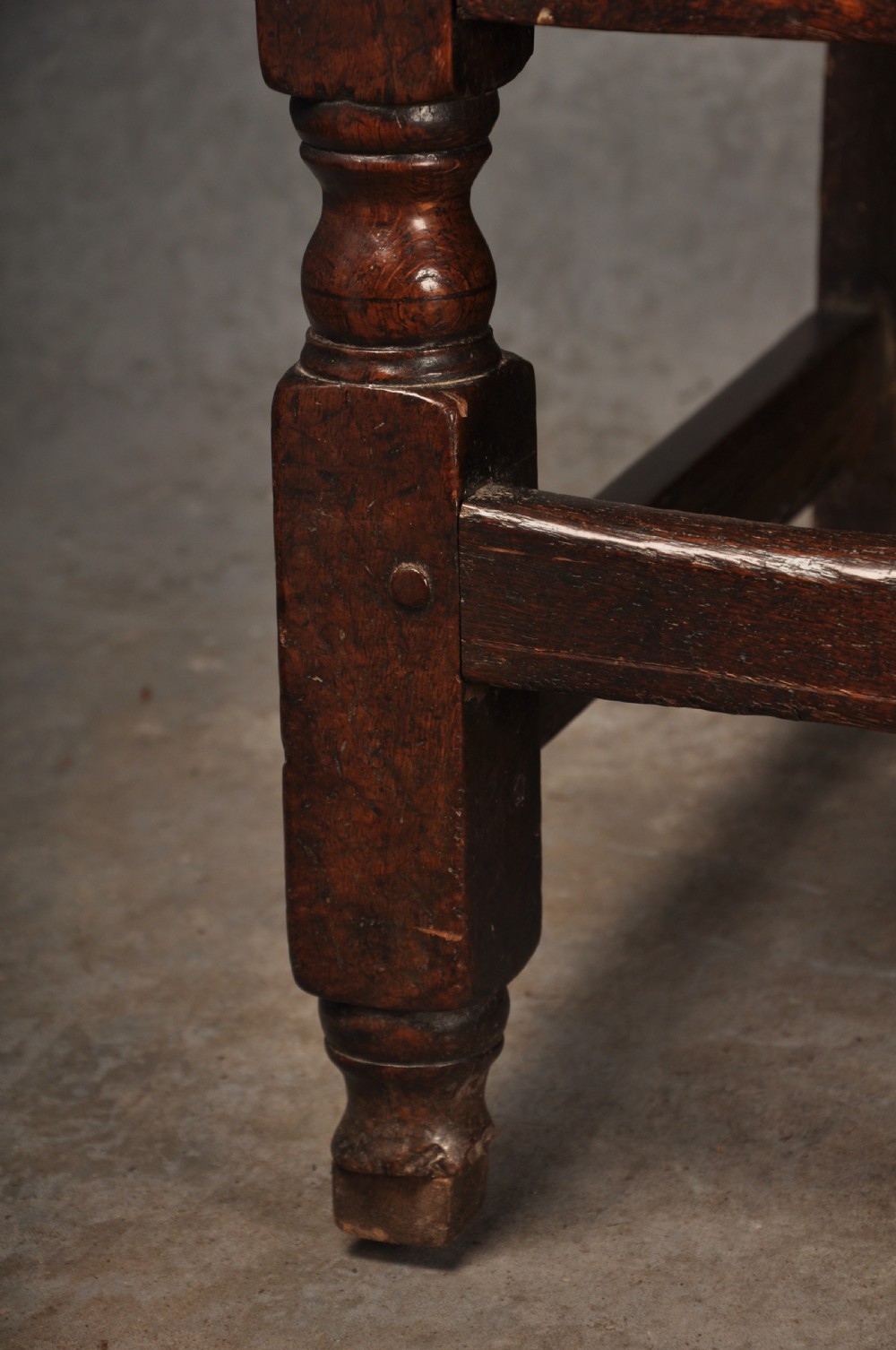 Rare Early 18th Century Oak Settle View X