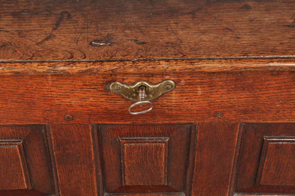 Small 18th Century Welsh Oak Coffer Bach View IX