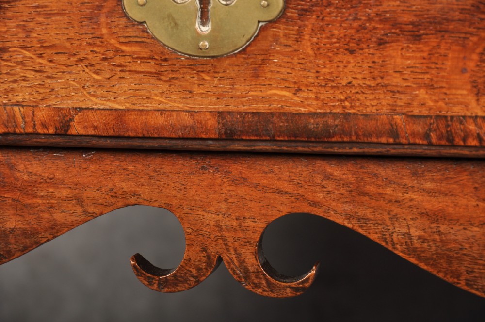 Early 18th Century Oak side table View IV