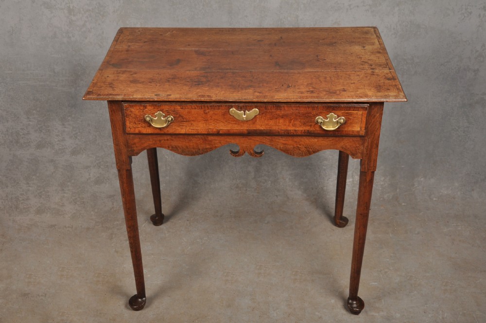 Early 18th Century Oak side table View XIV