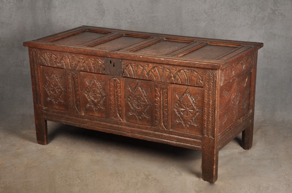 17th Century Oak Coffer View XIII