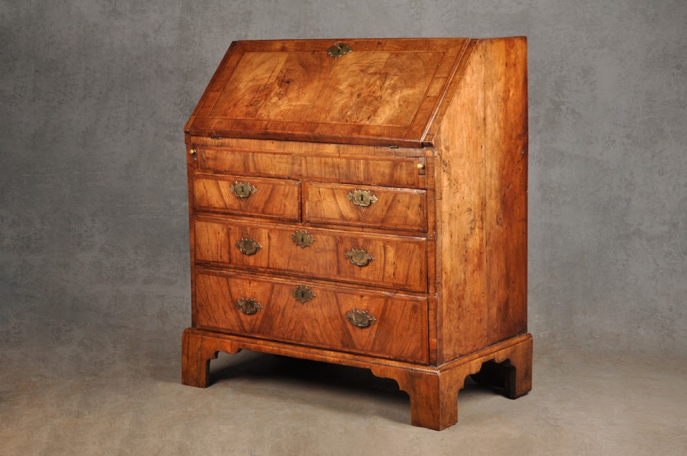 Small Early 18th Century Walnut Bureau View XXIII