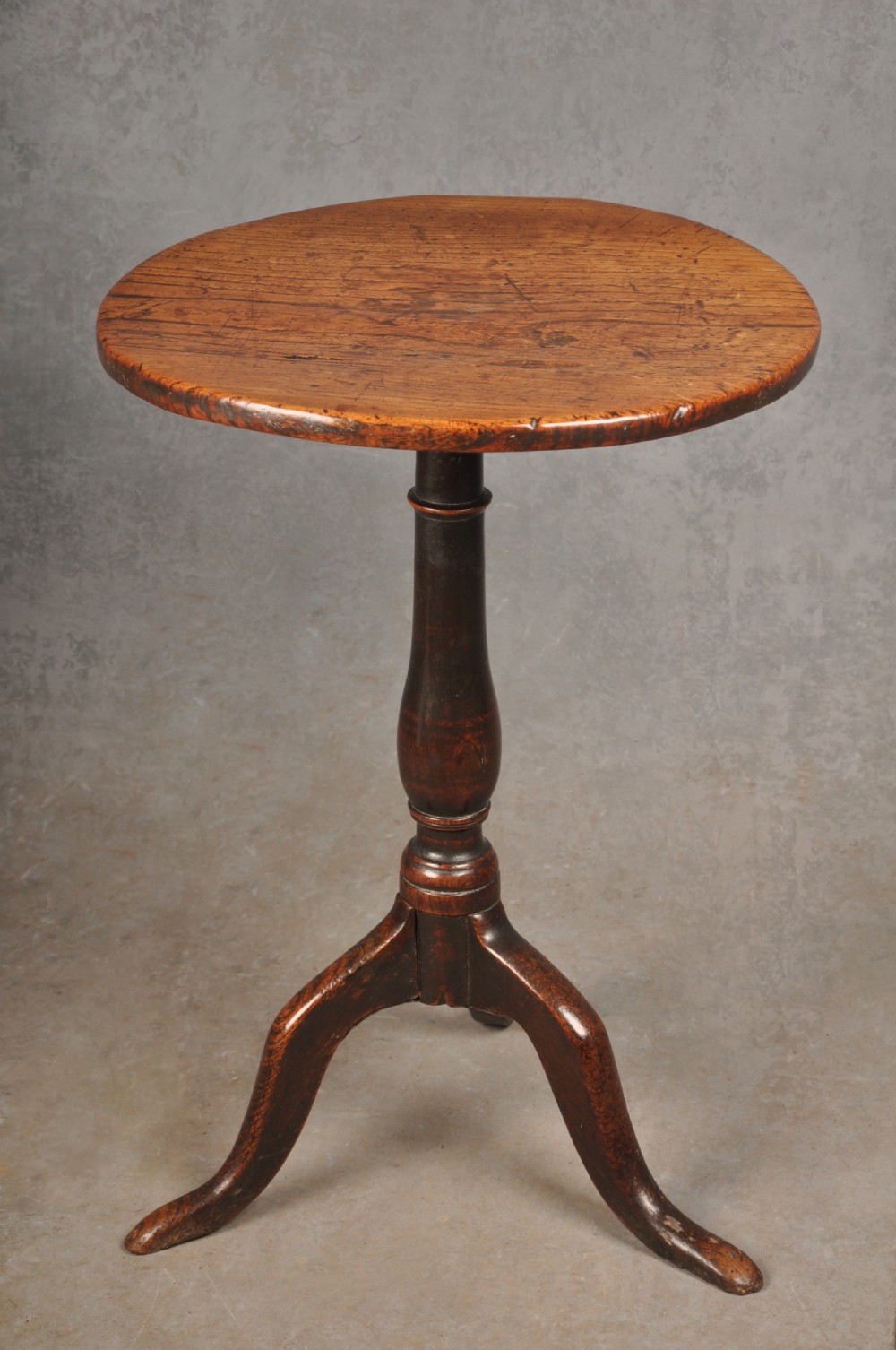 Small 18th Century Elm Tripod Table