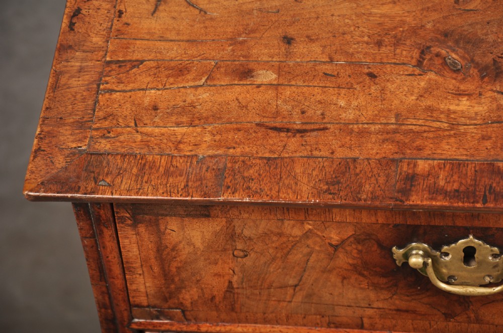 Fine 17th Century Walnut Chest Of Drawers View V