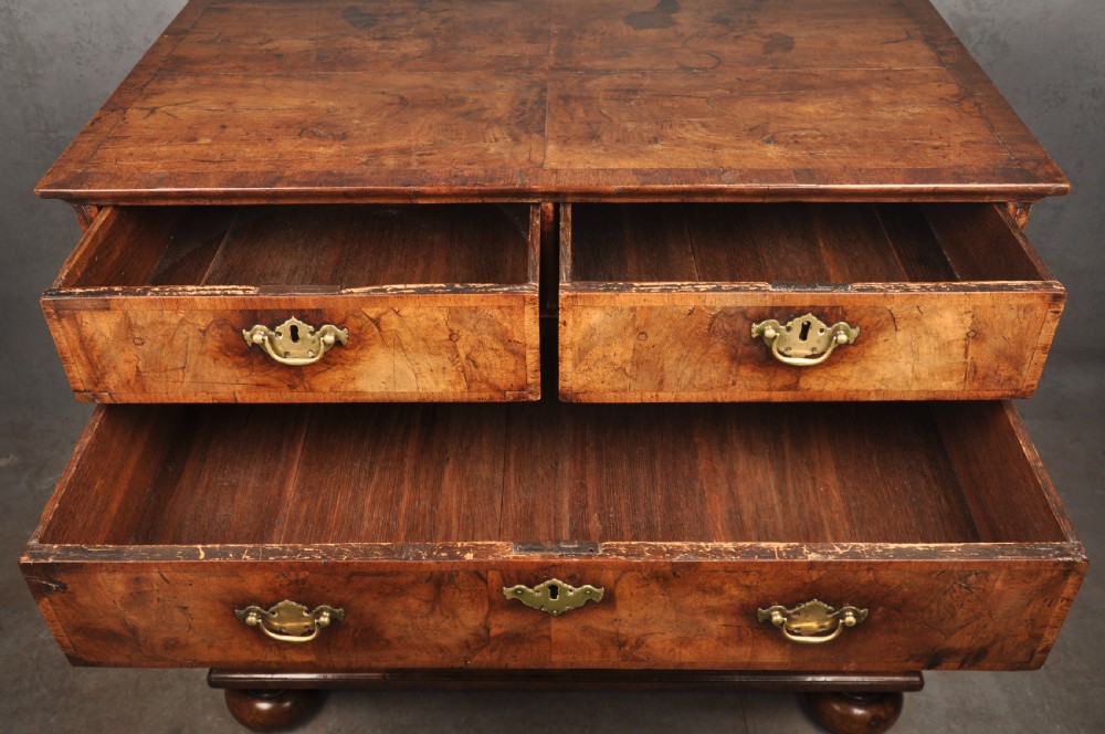 Fine 17th Century Walnut Chest Of Drawers View VII
