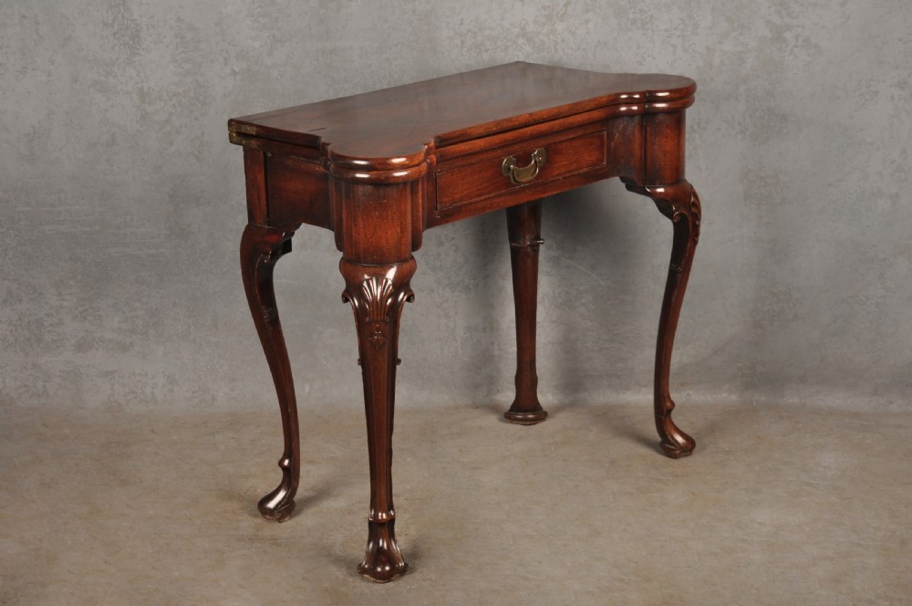 Fine 18th Century Irish Mahogany Tea Table View VII