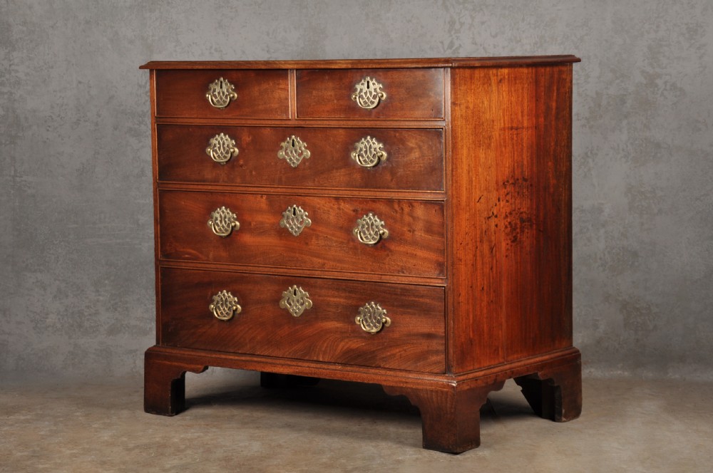 Small 18th Century Mahogany Chest Of Drawers View XII