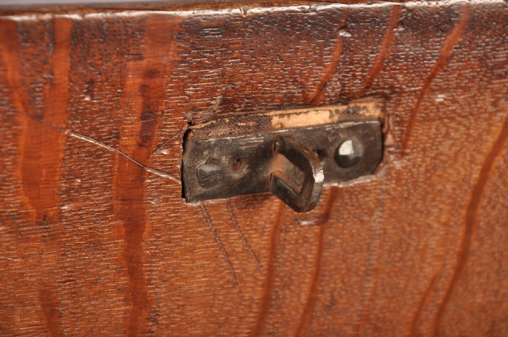 Elizabethan I Oak Coffer   View XII