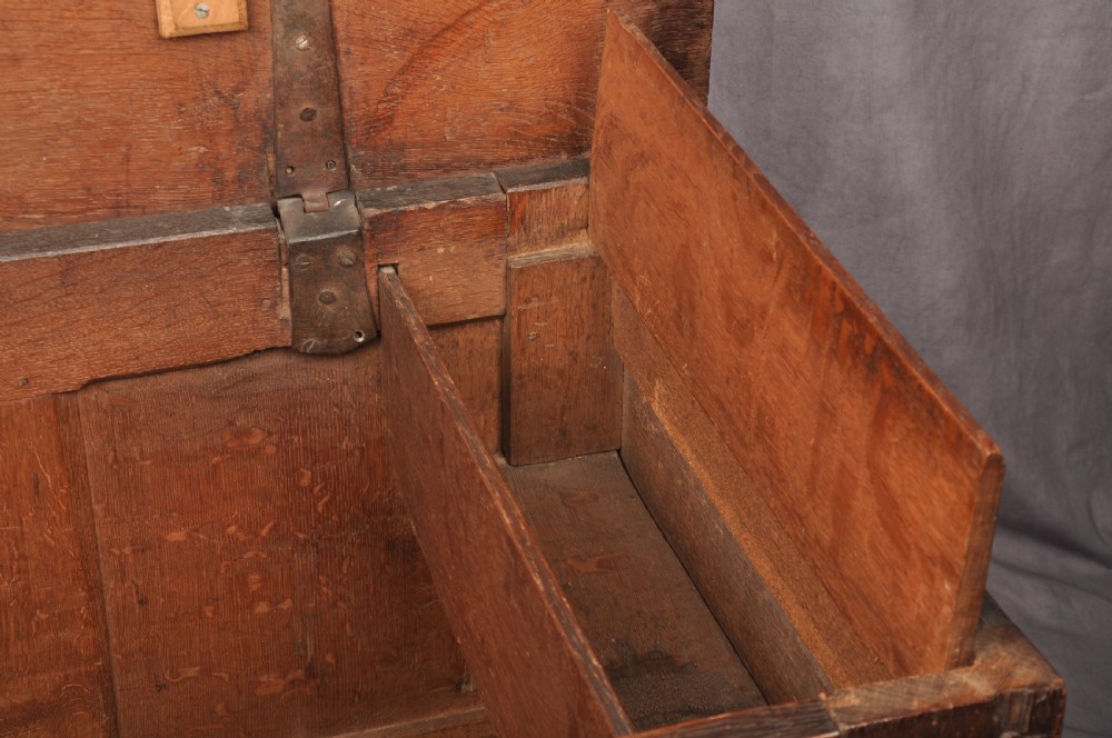 Elizabethan I Oak Coffer   View XIV