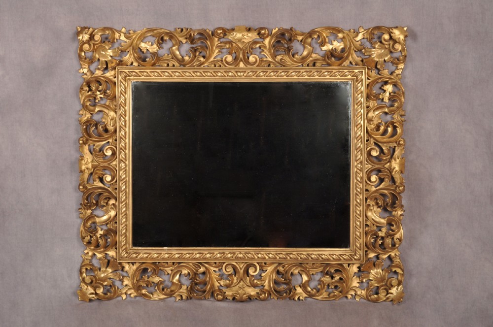 Fine 19th Century Florentine Gilt-wood Mirror 
