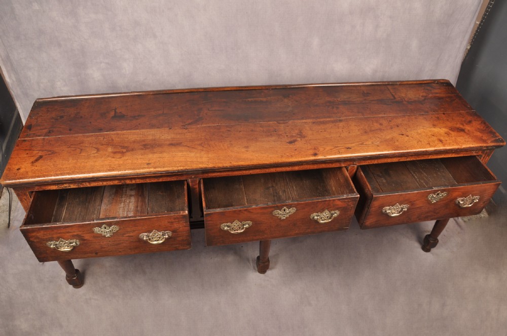 Early 18th Century Oak Dresser Base View VII