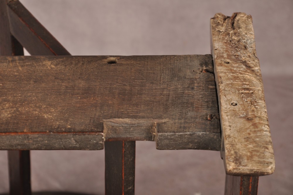 Rare Mid 17th Century Elm Gateleg Table Of Small Proportions View X