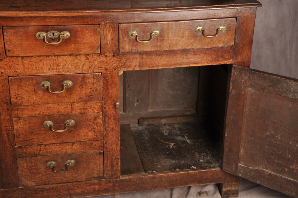 Fabulous Mid 18th Century Welsh Oak Dresser  View XII