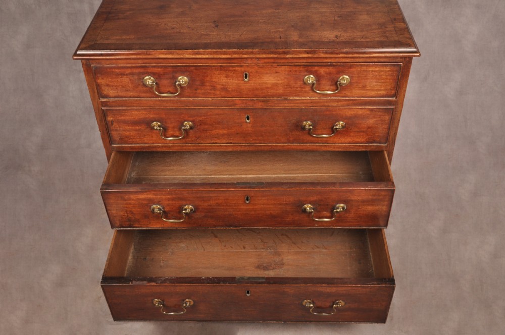 Small 18th Century Mahogany Chest Of Drawers View VII
