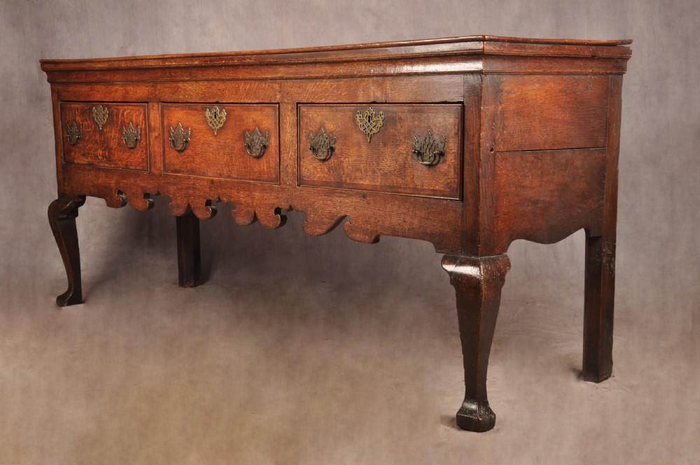 Early 18th Century Oak Dresser Base View II
