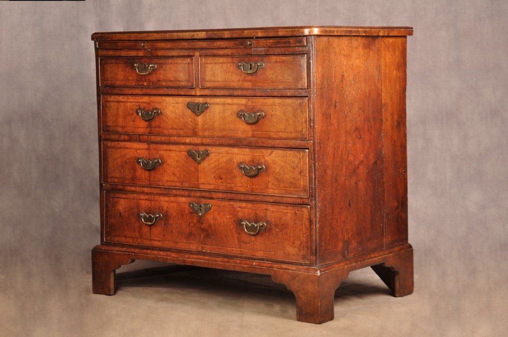 Small Early 18th Century Walnut Chest Of Drawers View III