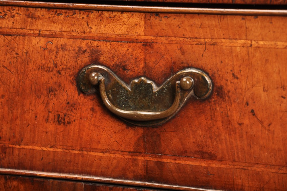 Small Early 18th Century Walnut Chest Of Drawers View X