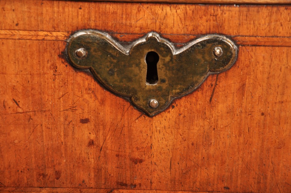 Small Early 18th Century Walnut Chest Of Drawers View XI