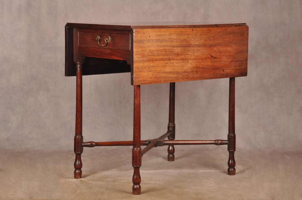Beautiful Small 18th Century Mahogany Pembroke Table View V