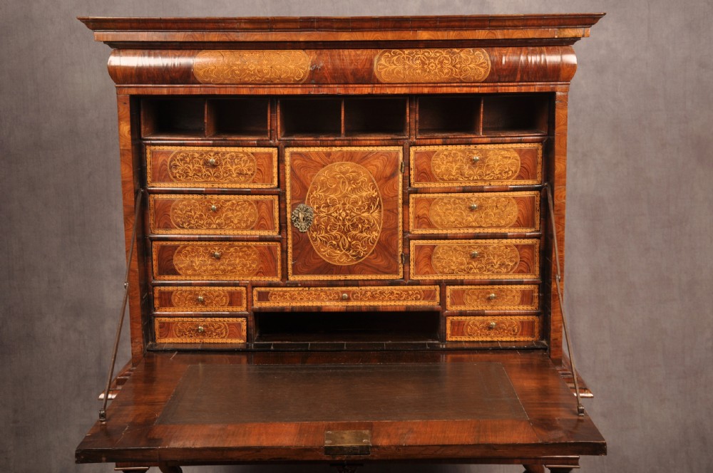 Important 17th Century Arabesque/Seaweed Marquetry Escritoire On Stand  View XI