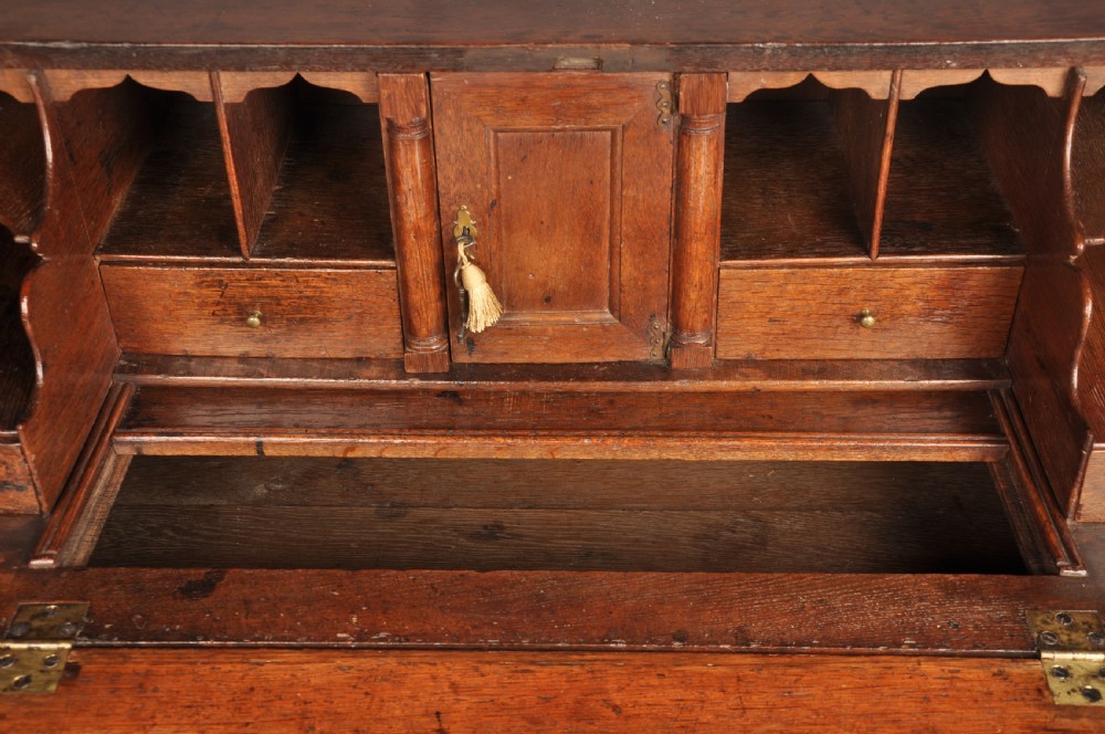 Queen Anne Oak Bureau View V