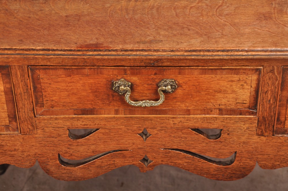Fine Mid 18th Century Oak Lowboy / Side Table View II
