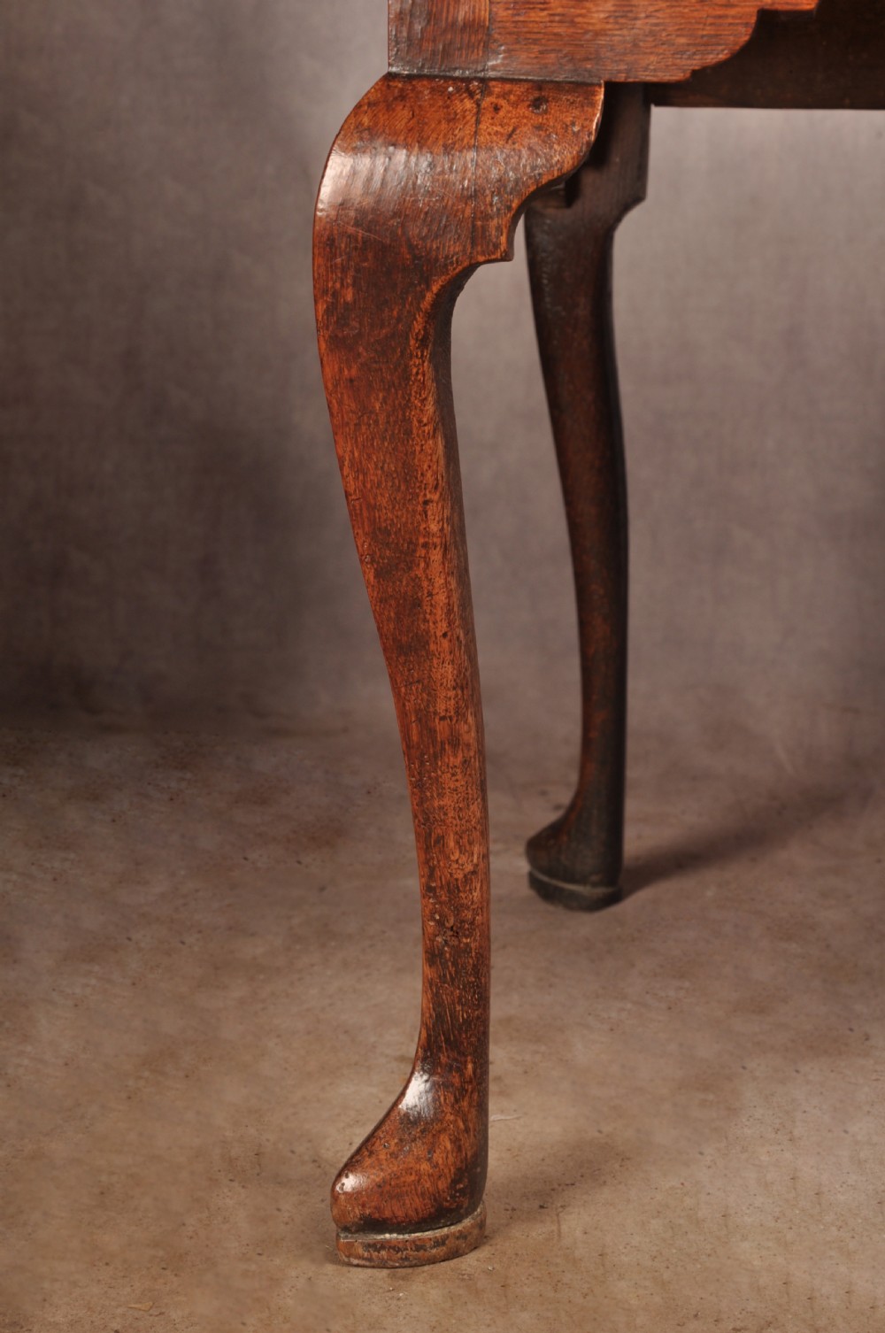 Fine Mid 18th Century Oak Lowboy / Side Table View VI