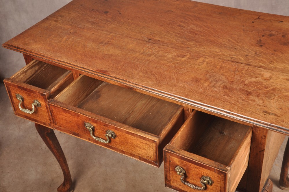 Fine Mid 18th Century Oak Lowboy / Side Table View X
