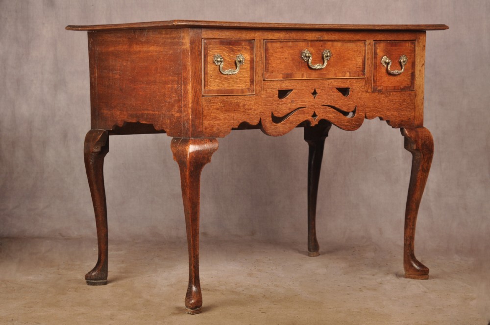 Fine Mid 18th Century Oak Lowboy / Side Table View XI