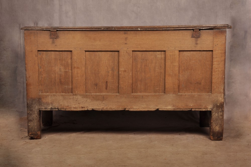 17th Century Oak Lancashire Coffer View XVI