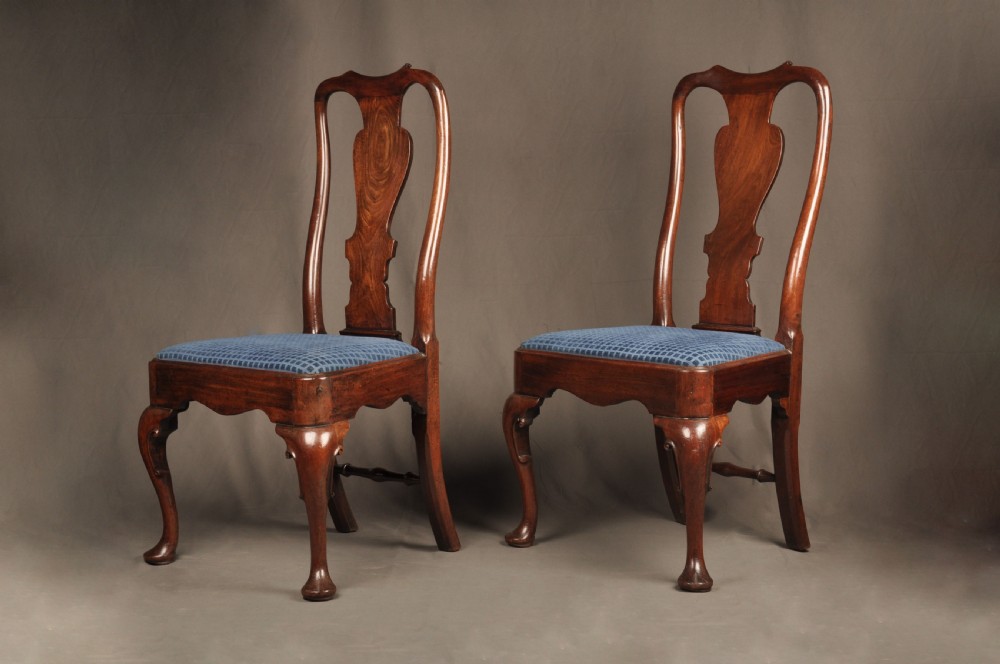A pair of George I mahogany side chairs featuring vase-shaped back splats, blue patterned drop-in seats, and cabriole front legs. View II