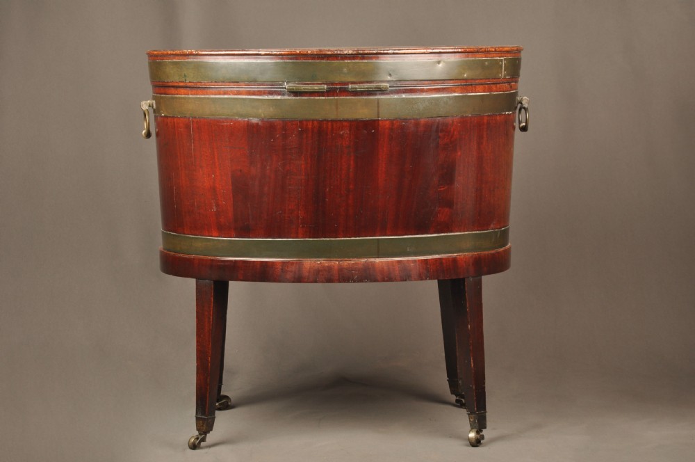 Superb 18th Century Mahogany Wine cooler View IV