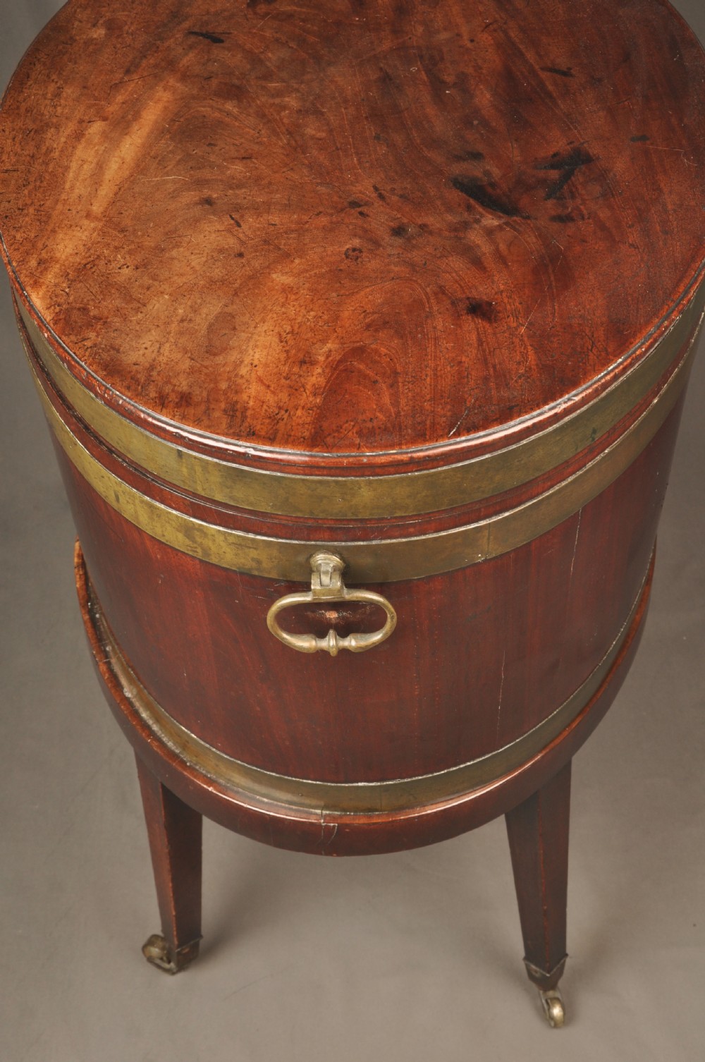 Superb 18th Century Mahogany Wine cooler View IX