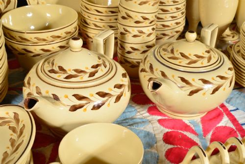 EXTENSIVE WEDGWOOD CREAMWARE LEAF SEED DINNER SERVICE MILLY TAPLIN AMH9029 - ADDITIONAL PHOTO 7