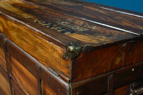 VICTORIAN CAMPHOR WOOD CHEST C1870 - ADDITIONAL PHOTO 8