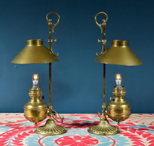 PAIR OF ADJUSTABLE RISE AND FALL BRASS OIL LAMPS WIRED FOR ELECTRICITY 19TH C - ADDITIONAL PHOTO 1