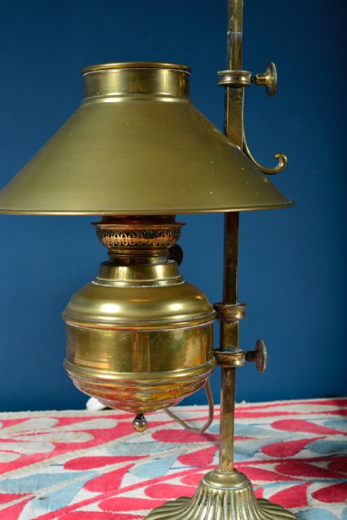 PAIR OF ADJUSTABLE RISE AND FALL BRASS OIL LAMPS WIRED FOR ELECTRICITY 19TH C - ADDITIONAL PHOTO 3