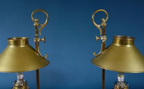 PAIR OF ADJUSTABLE RISE AND FALL BRASS OIL LAMPS WIRED FOR ELECTRICITY 19TH C - ADDITIONAL PHOTO 6