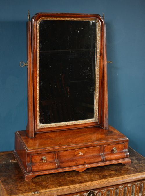 GEORGIAN FLAME MAHOGANY TOILET MIRROR - ADDITIONAL PHOTO 3