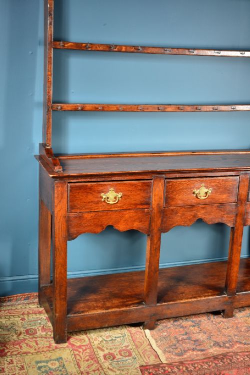 GEORGIAN OAK DRESSER OF SMALL PROPORTIONS C1780 - ADDITIONAL PHOTO 1