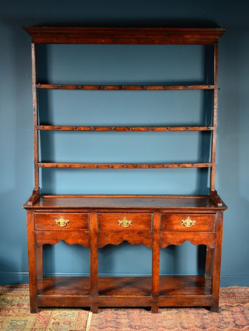 GEORGIAN OAK DRESSER OF SMALL PROPORTIONS C1780 - ADDITIONAL PHOTO 2