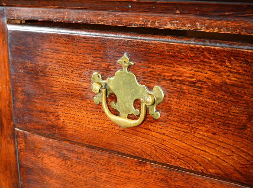 GEORGIAN OAK DRESSER OF SMALL PROPORTIONS C1780 - ADDITIONAL PHOTO 7