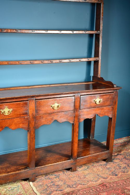 GEORGIAN OAK DRESSER OF SMALL PROPORTIONS C1780 - ADDITIONAL PHOTO 8