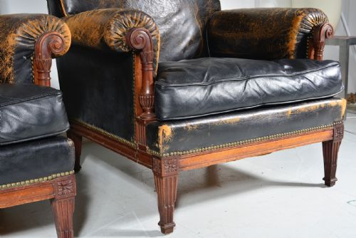 A PAIR OF FRENCH MAHOGANY AND BLACK LEATHER LIBRARY ARMCHAIRS C1900 - ADDITIONAL PHOTO 3
