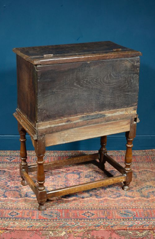 17TH CENTURY PANELLED OAK BIBLE BOX ON STAND - ADDITIONAL PHOTO 2