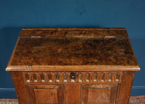 17TH CENTURY PANELLED OAK BIBLE BOX ON STAND - ADDITIONAL PHOTO 9