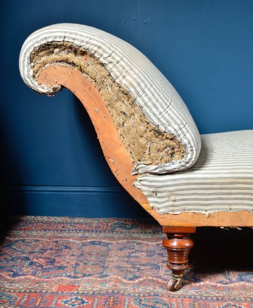 HOWARD STYLE COUNTRY HOUSE DAY BED CHAISE LONGUE IN ORIGINAL TICKING COPE CASTORS C1890 - ADDITIONAL PHOTO 5