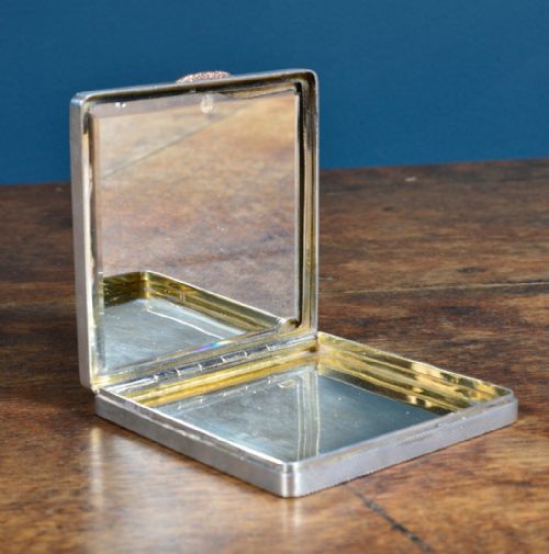 ENGINE TURNED SILVER AND GOLD COMPACT CASE BY WH MANTON FOR DUNHILL 1947 - ADDITIONAL PHOTO 3